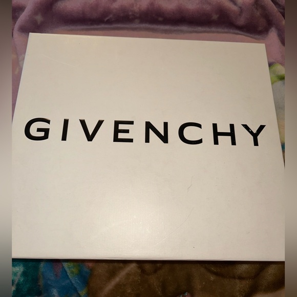 Like new GEVIENCHY HIGH TOPS - Picture 4 of 4